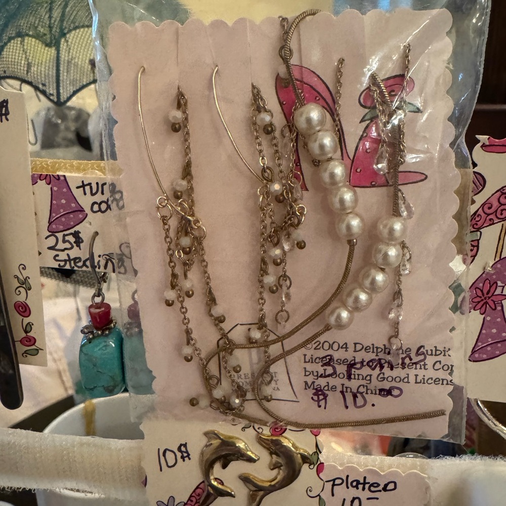Assorted Jewelry Collection priced as marked for each pair - Picture 5 of 7